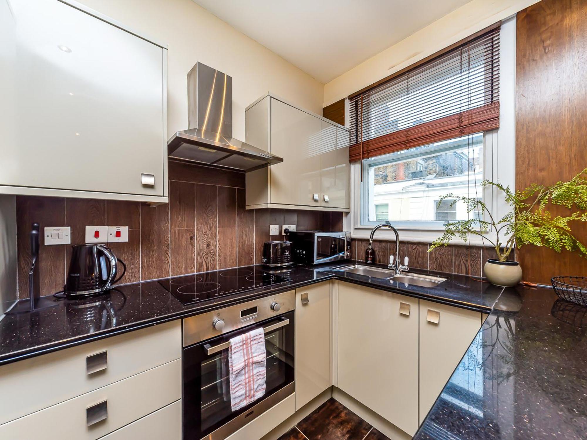 Pass The Keys West End Apartment Near Tottenham Court Road Londra Esterno foto