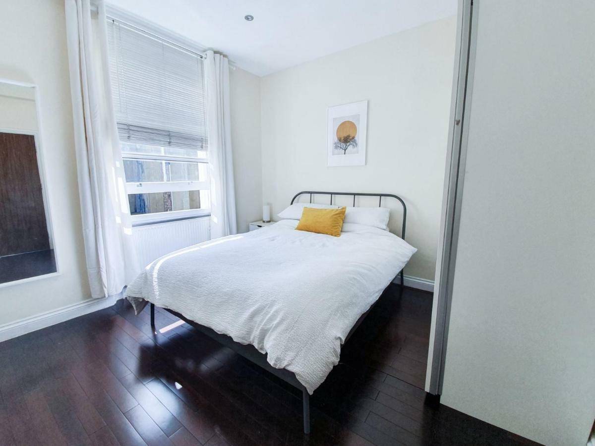 Pass The Keys West End Apartment Near Tottenham Court Road Londra Esterno foto