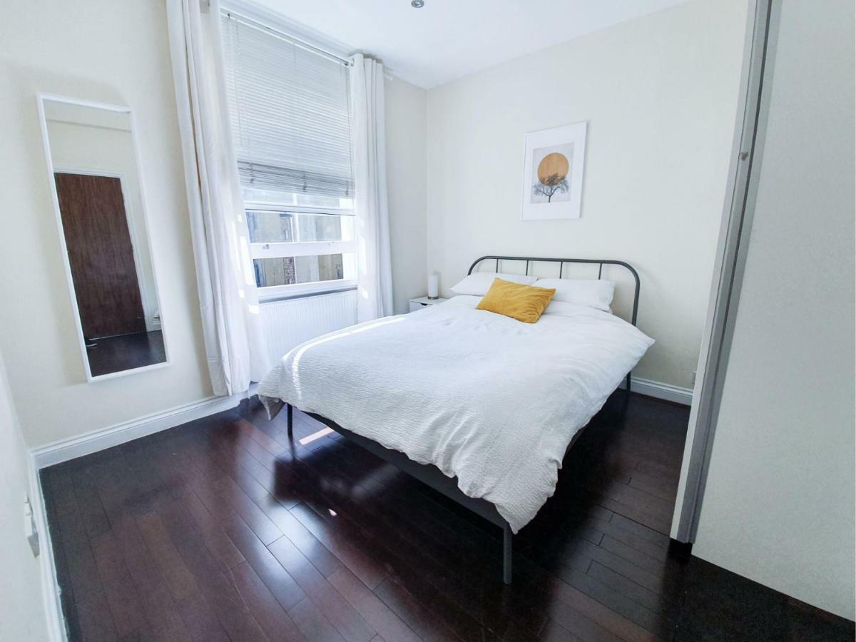 Pass The Keys West End Apartment Near Tottenham Court Road Londra Esterno foto