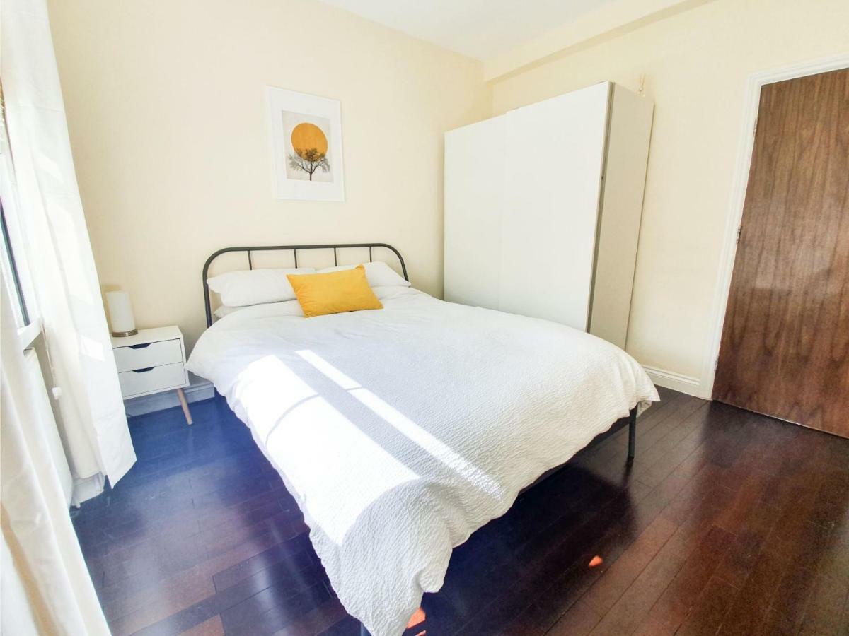 Pass The Keys West End Apartment Near Tottenham Court Road Londra Esterno foto